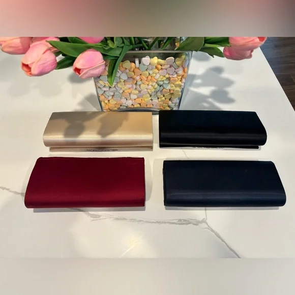 Lot of 4 evening clutches. Satin. Black/Red/Blue and Cream. - Picture 2 of 2